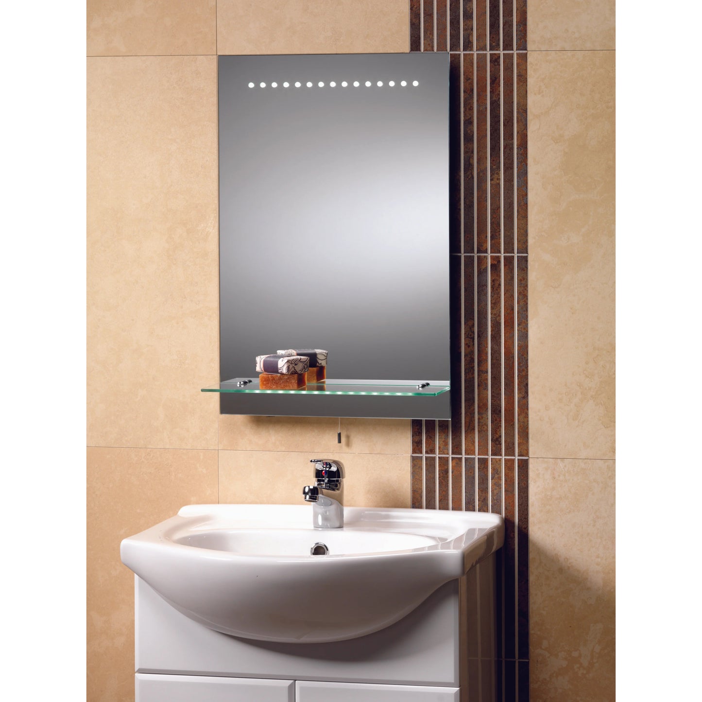 Qualitex Supplies 600 x 395 Mirror With Lights