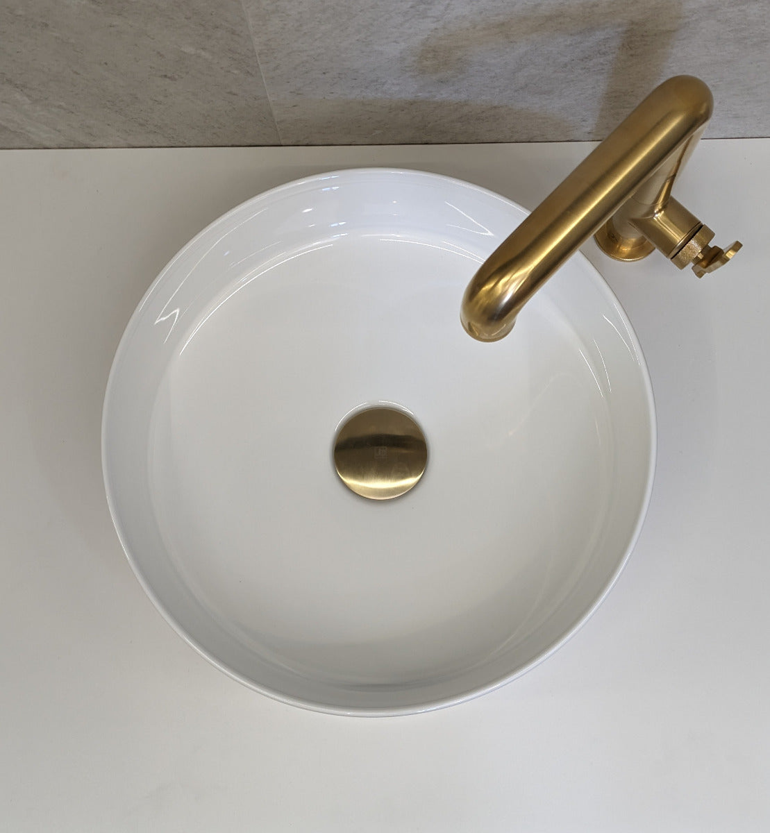 LUXE81 Tasman 600 Beige Cabinet With Countertop and Ceramic Basin