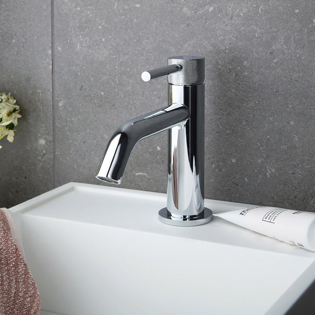 VADO Knurled Accents Slimline Mono Basin Mixer