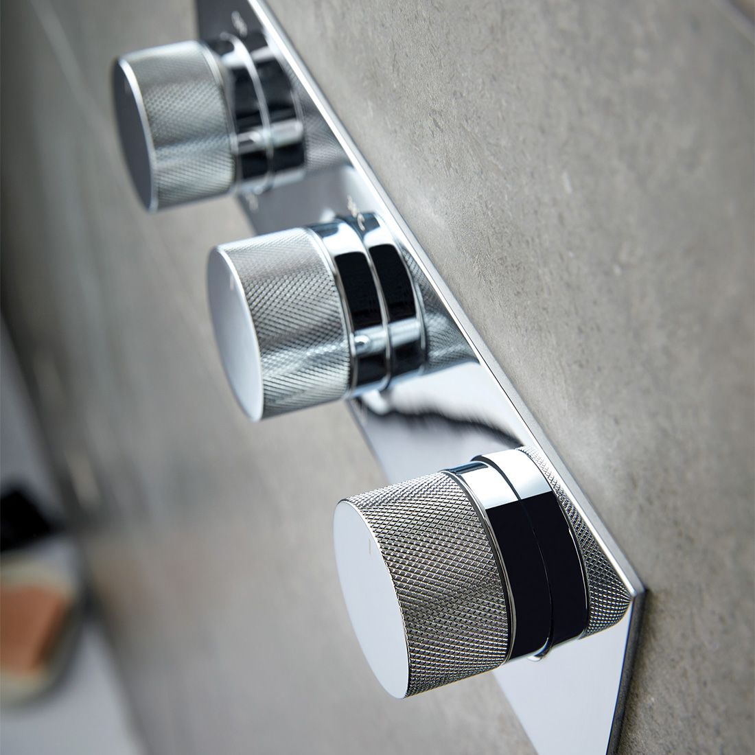 VADO Tablet Knurled Accents 3-Outlet Thermostatic Valve with All-Flow Function