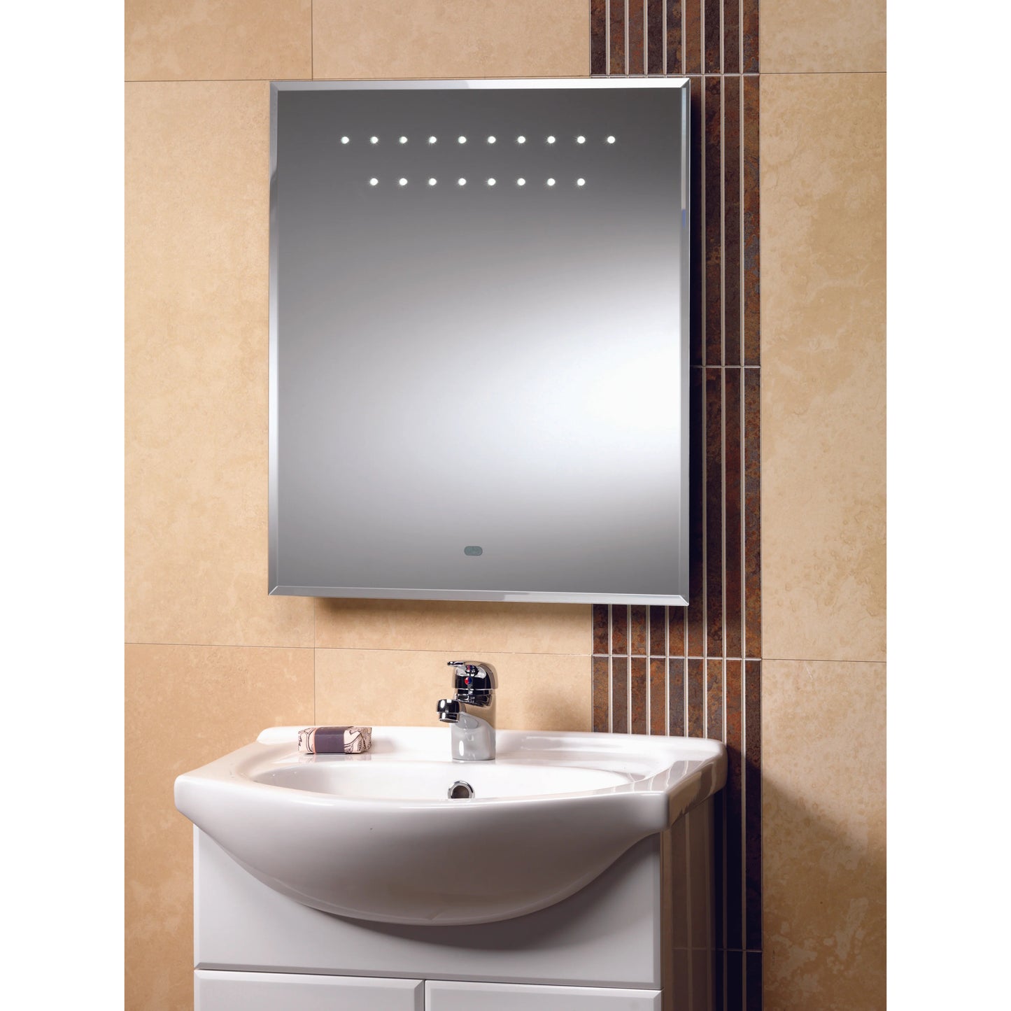 Qualitex Supplies 600 x 500 Mirror With Lights