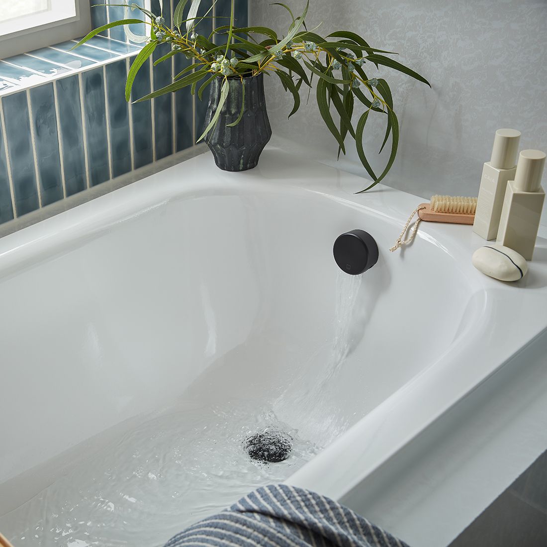 Vado Round Clic-Clac Bath Filler Waste and Overflow