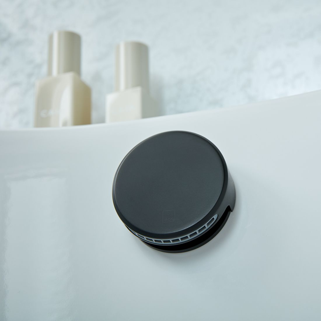 Vado Round Clic-Clac Bath Filler Waste and Overflow