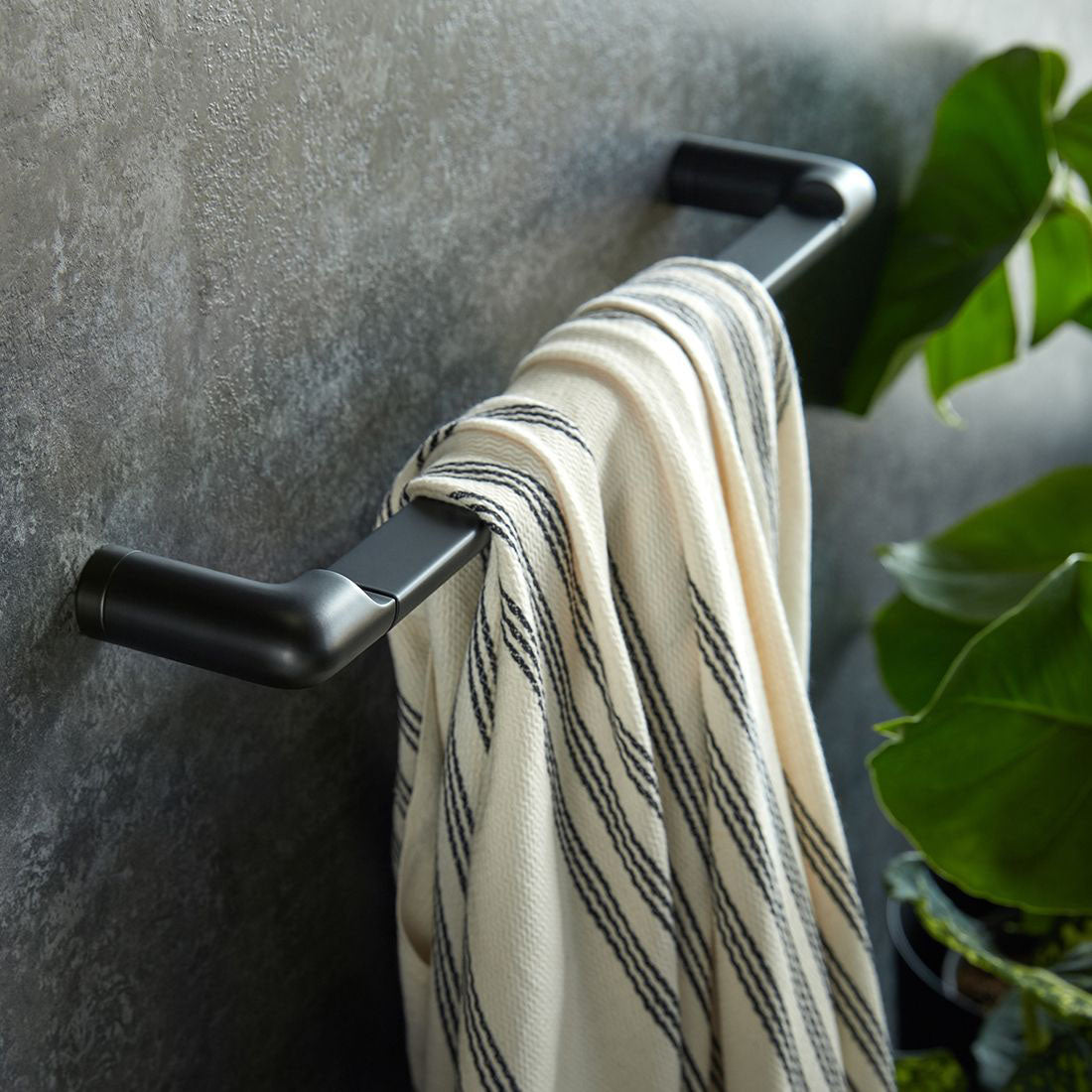 Vado Zoo Towel Rail 600mm