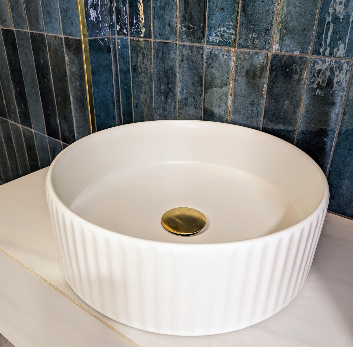 LUXE81 Matte Sit On Basin