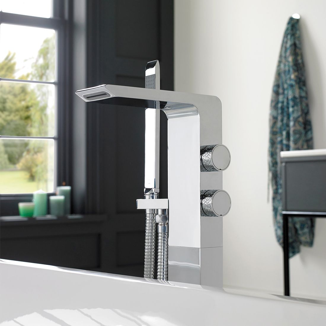 VADO Omika Freestanding Bath Mixer Tap